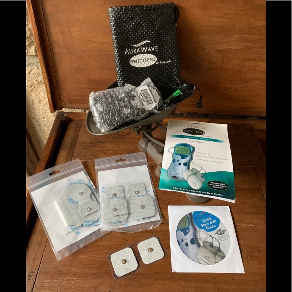 MASSAGE AURAWAVES  PAIN RELIEF KIT FDA CLEARED NWT